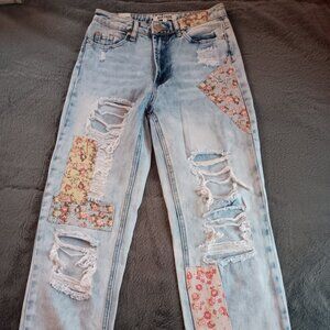 Size 1 Ripped Almost Famous Jeans